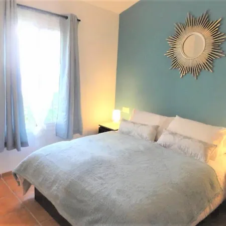 Lovely 2 Bedroom In Oasis De Capistrano, Nerja