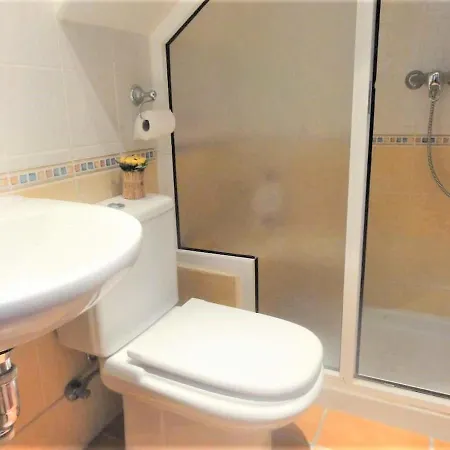 Lovely 2 Bedroom In Oasis De Capistrano, Apartment Nerja