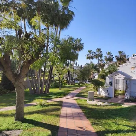 Lovely 2 Bedroom In Oasis De Capistrano, Nerja