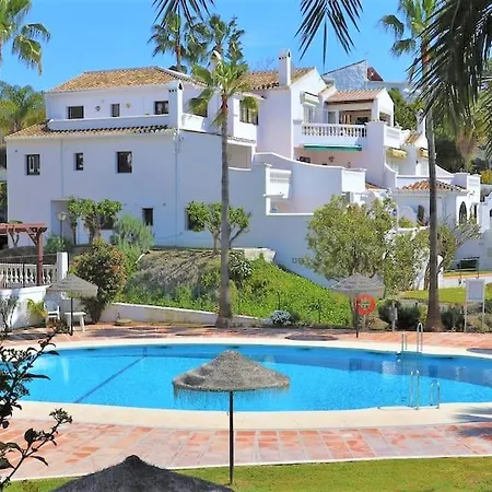 Apartment Lovely 2 Bedroom In Oasis De Capistrano, Nerja